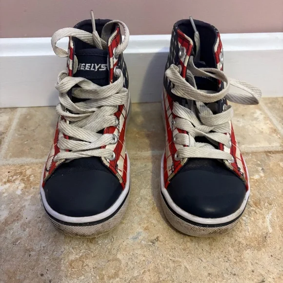 💙Heelys Patriotic Rolling Sneakers - Picture 2 of 6